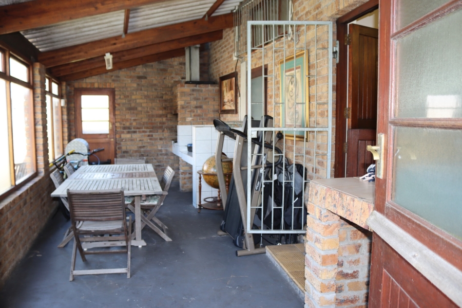 6 Bedroom Property for Sale in Kleinmond Western Cape